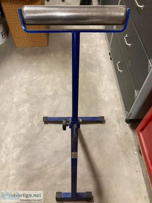 Single roller work support stand