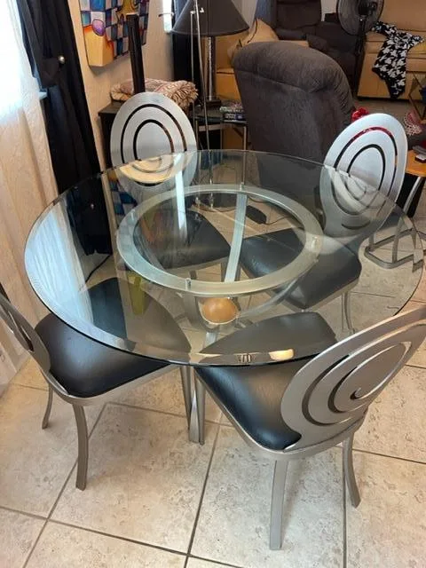ETHAN ALLEN DINING TABLE AND 3 STOOLS