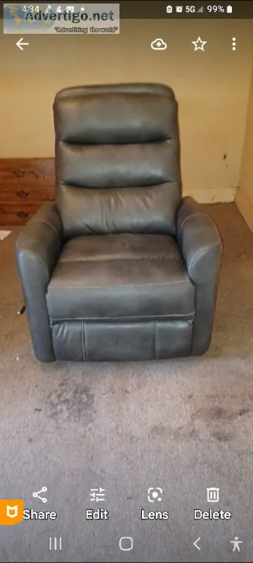 RECLINER- USED