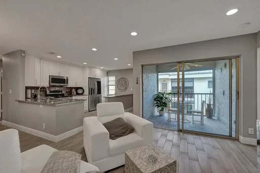 Gorgeous 2 bedroom 2 bath in delray beach 55+