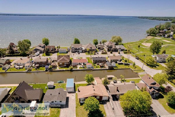 Live your dream by the water Lac St-Fran&ccedilois St-Zotique