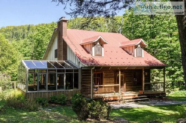 House with charm of yesteryear -- Peaceful haven in Prevost