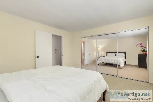 1 br / 1 ba, top-level condo unit