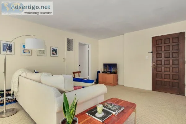 1 br / 1 ba, top-level condo unit