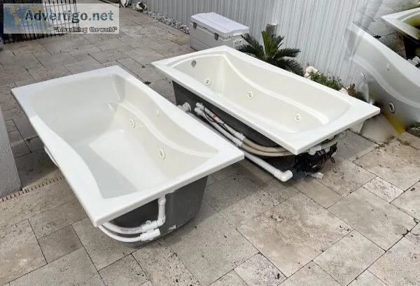 Kohler bathtub with Jets