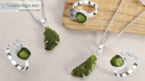 The beautiful gorgeous silver moldavite ring