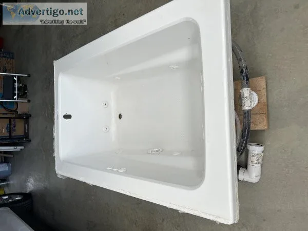 Jacuzzi jetted bath tub