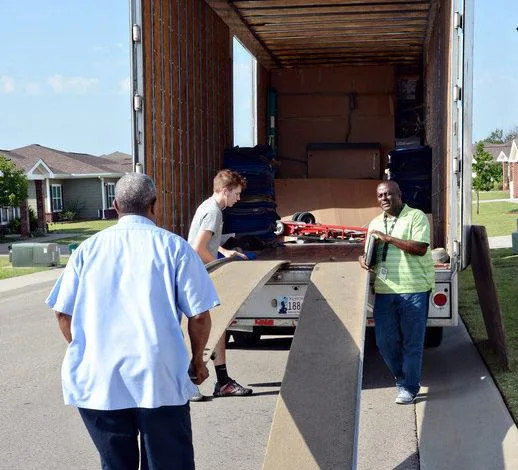 With 4 Hands And A Truck Moving is Never a Struggle