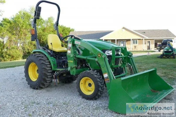 John Deere 2032R with Loader and Mower