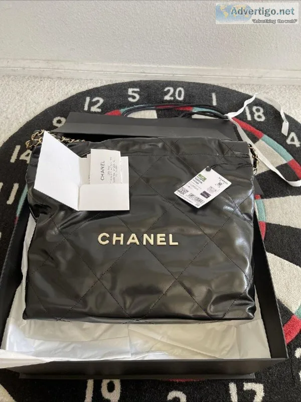 100% Authentic NWT CHANEL 22 Bag BLACK 22S RARE GHW Calfskin wRA