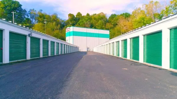 Clutter No More with Self Storage (New Kensington)