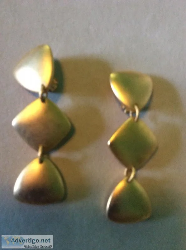 Beautiful Vintage 6 Pairs Of Clip On Earrings