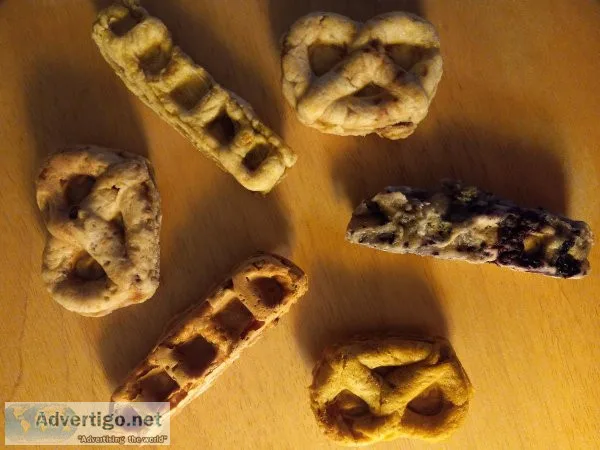 Naturally made pet treats for cats and dogs