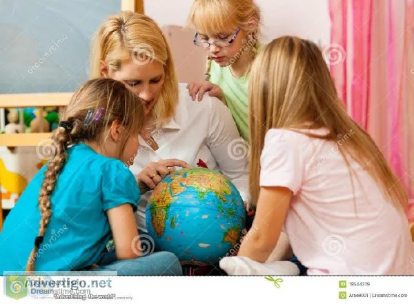 Hello I&rsquom looking for a house keeper and baby sitter in you
