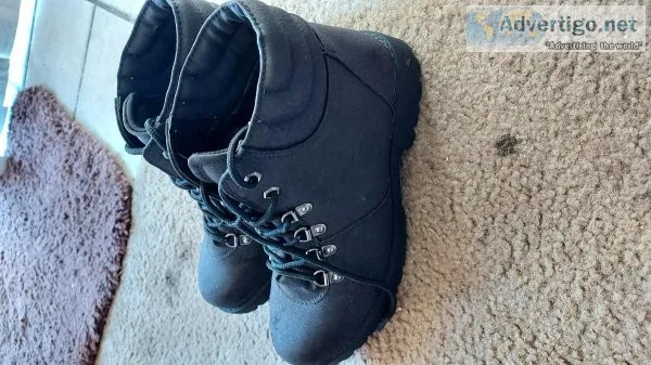 W M M Lace Up Bootie size 8M Black
