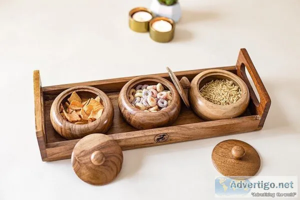 Buy wooden serving tray with the prettiest pattern| chinkara des