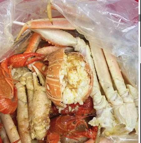 Looking for The Best Crab Legs in Green Island