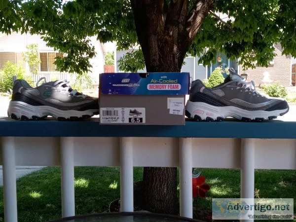 Skechers D Lites air-cooled memory foam shoes