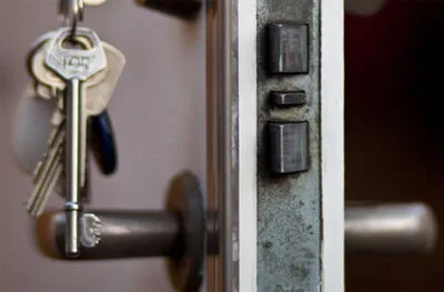Expert locksmith
