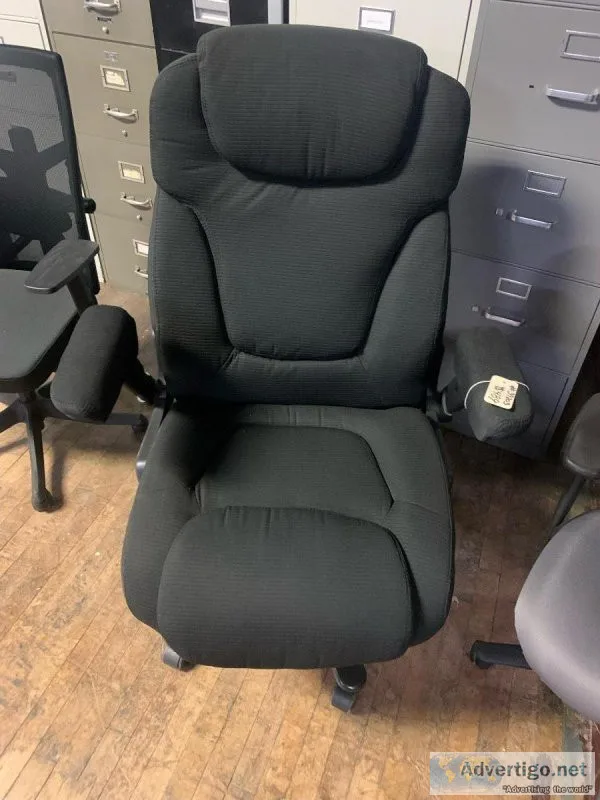 NEW 39203 Black Extra Large Padded Swivel Chair