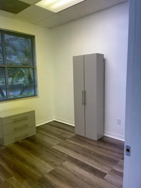 Salon Suites Room Rental