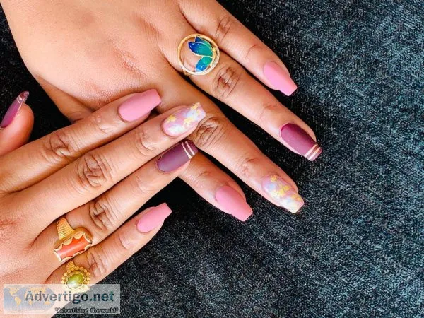 Give a Glamorous Makeover to Your Nails with the Best Nail Art 