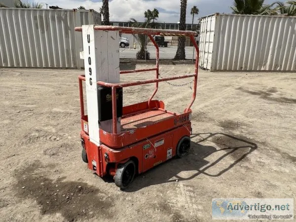 2009 SNORKEL TM12 PERSONNEL LIFT 1630110224