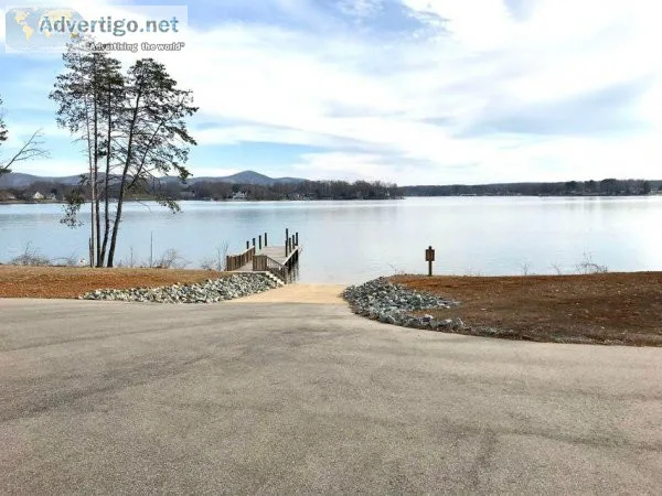 Smith Mountain Lake