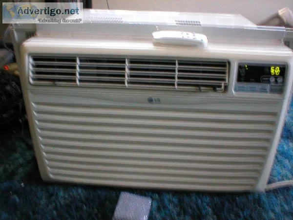 10000 BTU S WINDOW AIR CONDITIONER and REMOTE CONTROL