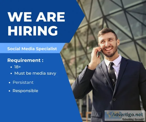 EARN 1500 as a social media specialist