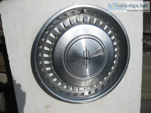 1975-77 CUTLASS HUBCAPS