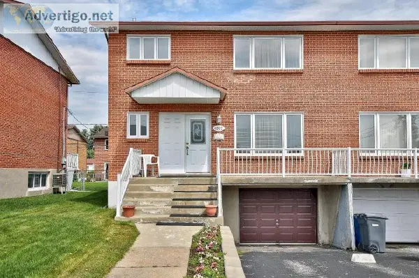 Spacious and bright house with garage in Chomedey Laval
