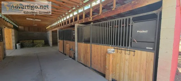 Horse boarding indoor/outdoor
