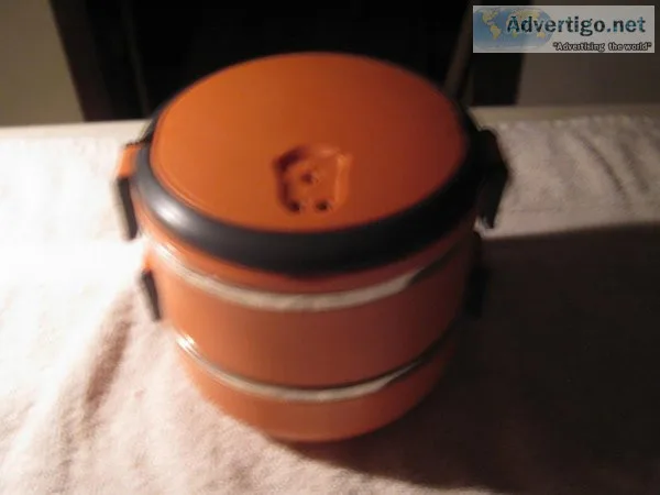 NEW  Two Bowl (AluminumPlastic - Latching) Storage Container - 5