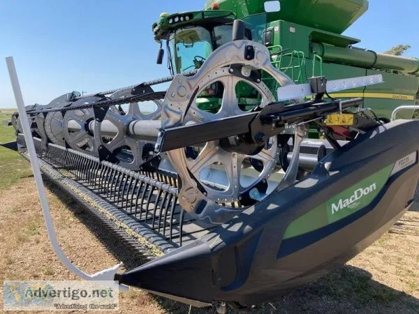 2022 MacDon FD235 Harveste