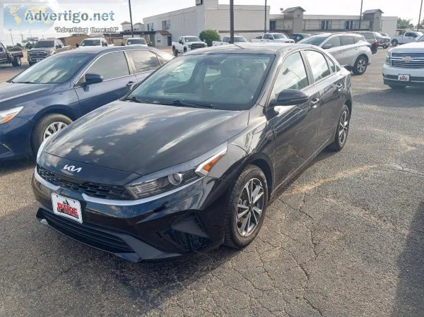2022 black kia forte