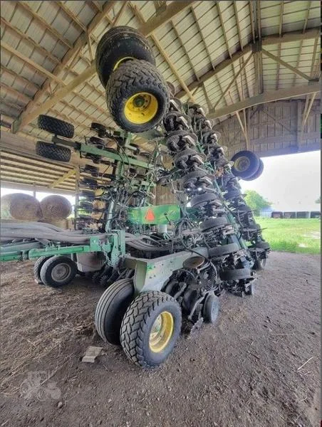 2010 John Deere 1890 Seeder