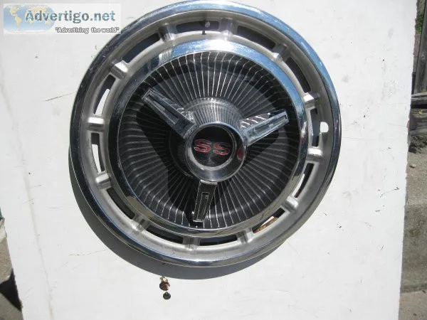 1965-66 CHEVROLET SUPER SPORT SPINNER HUBCAPS