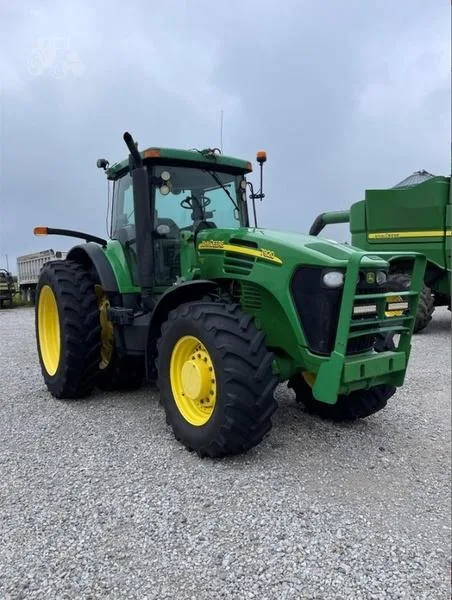 2005 John Deere 7920 Tractor