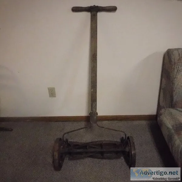 Antique Lawn Mower - working order