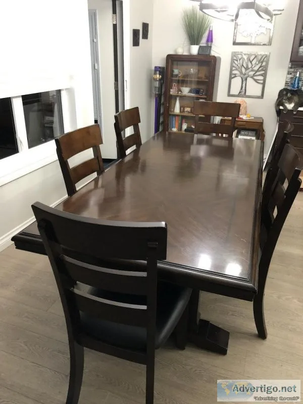 Dining Room Table and Chairs