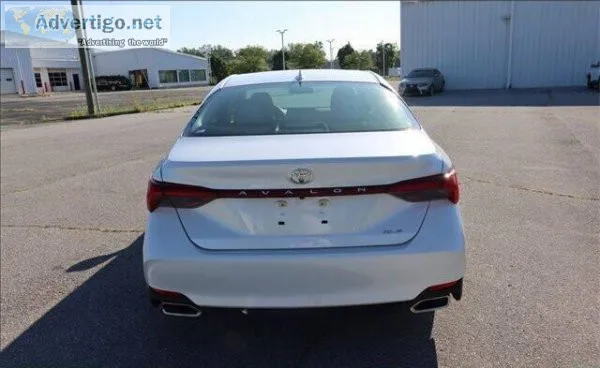2020 TOYOTA  AVALON xle.