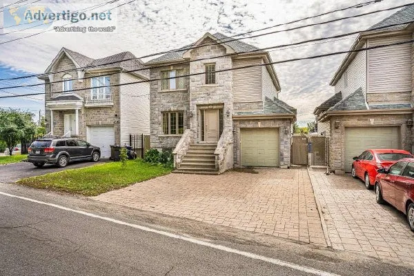 Large house very well located in Sainte-Dorothee Laval
