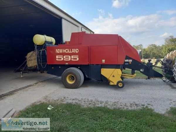 New Holland 595 Baler