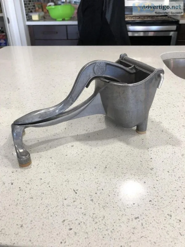 Vintage Wear-Ever Juicer