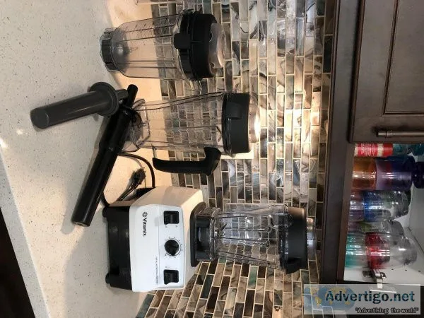 VITAMIX Blender