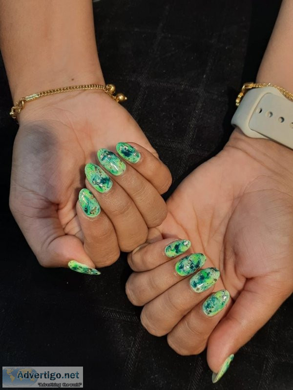MAKE YOUR NAIL LOOK BEAUTIFUL WITH GLITTER NAIL EXTENSION