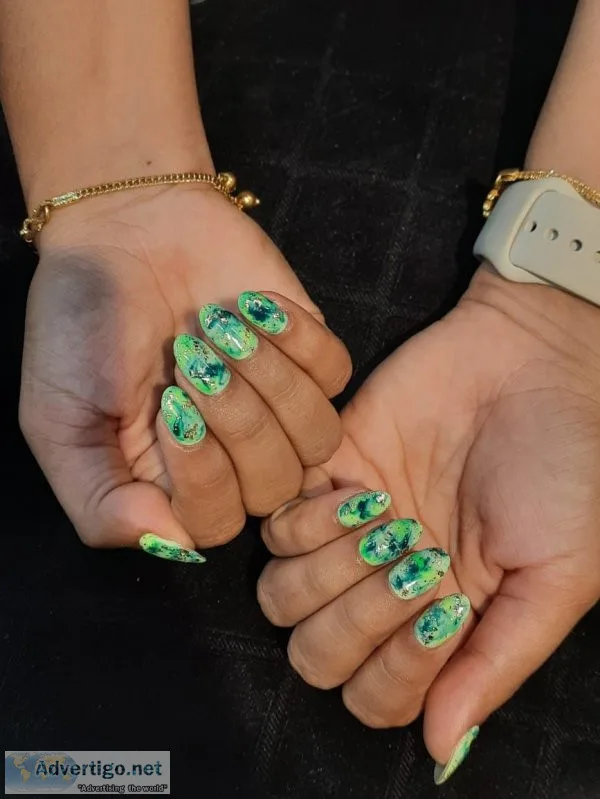 MAKE YOUR NAIL LOOK BEAUTIFUL WITH GLITTER NAIL EXTENSION