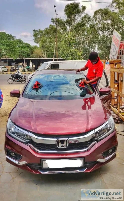 Get doorstep windshield replacement in delhi to save time
