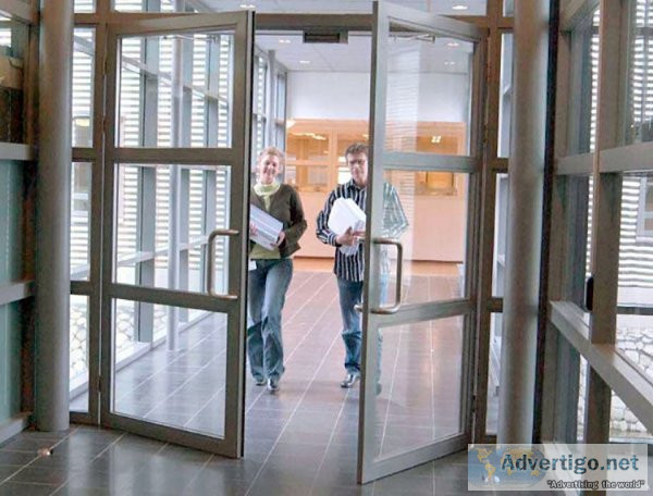 Frameless doors in dubai